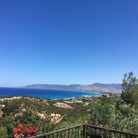 Philip'S Holiday House 尼奥克瑞奥 外观 照片